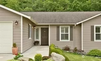 1260 Long Dr, Freeland, WA 98249
