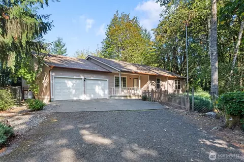 138 Sunnyside Dr, Chehalis, WA 98532