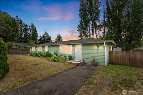 2229 SW 330th St, Federal Way, WA 98023