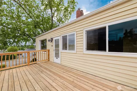 1102 E 33rd St SW, Bremerton, WA 98310 photo 4