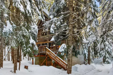 81 Snow Cabin Pl, Snoqualmie Pass, WA 98068