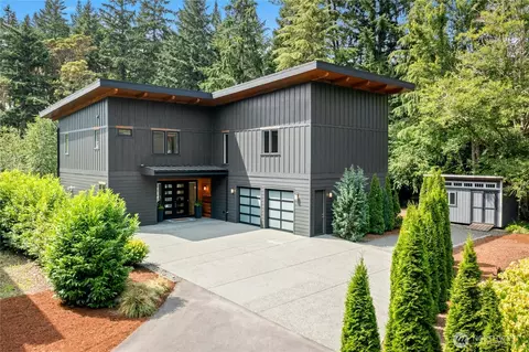 6686 NE Ralston Rd, Bainbridge Island, WA 98110