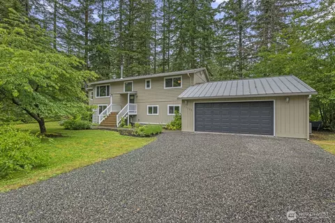 17225 429th Ave SE, North Bend, WA 98045