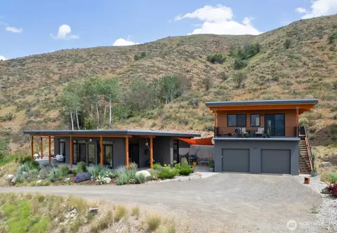 75 Little Colt Ln, Winthrop, WA 98862