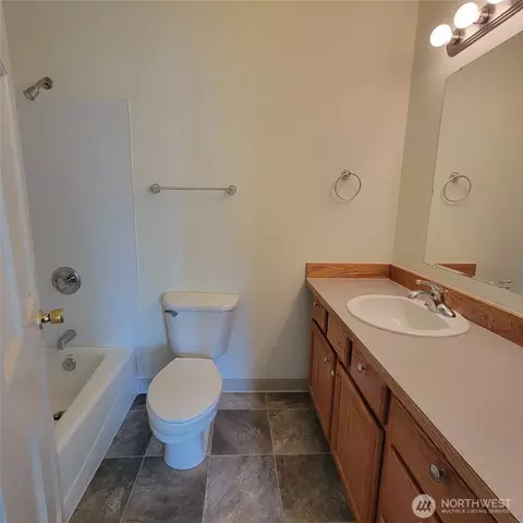 Bath - 306 Date Ave, Sultan, WA 98294 photo 2 of 2