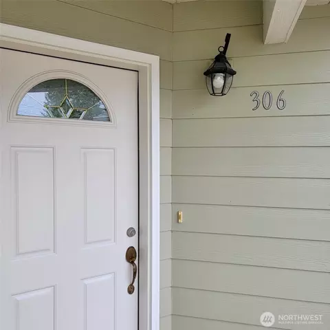 Entry Way - 306 Date Ave, Sultan, WA 98294 photo 1 of 6