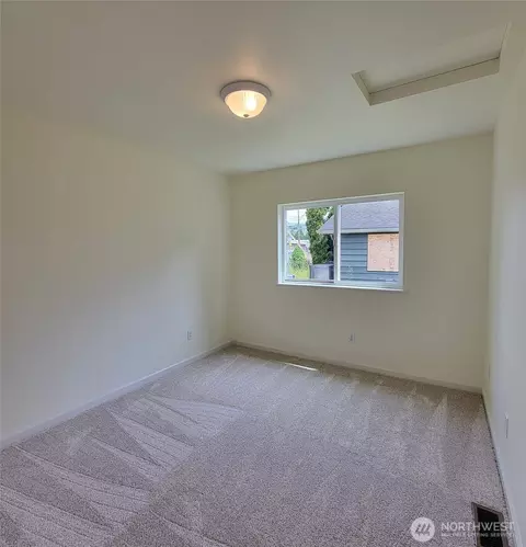 Bedroom - 306 Date Ave, Sultan, WA 98294 photo 3 of 7