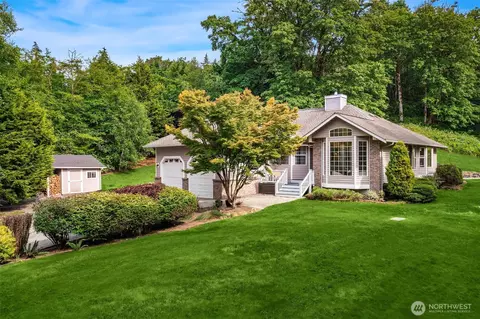 10329 SW 268th St, Vashon, WA 98070