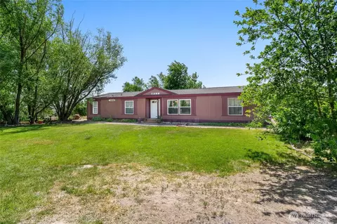 101 E 8th St, Lind, WA 99341