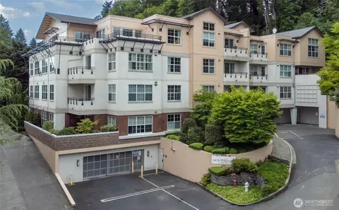 7549 SE 29th St #301, Mercer Island, WA 98040