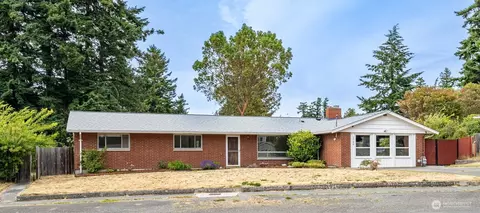 1740 NE 8th Ave, Oak Harbor, WA 98277