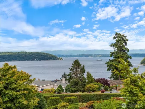 6555 Snug Harbor Ln, Gig Harbor, WA 98335