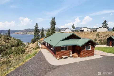 144 W Airport Loop, Seven Bays, WA 99122
