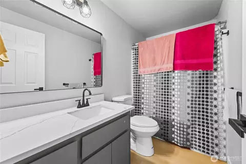 Bath - 60 E Olyview Pl, Grapeview, WA 98546 photo 1 of 2
