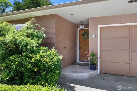 3201 Fairfield Rd SE, Tumwater, WA 98501