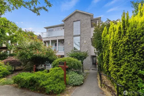 2420 Grand Ave #103, Everett, WA 98201
