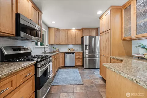 Kitchen - 802 105th Pl SE, Everett, WA 98208 photo 1 of 2