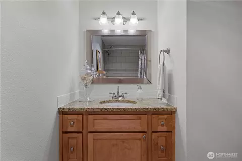 Bath - 802 105th Pl SE, Everett, WA 98208 photo 2 of 3