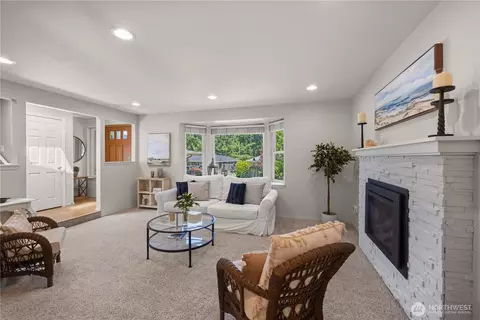 Living - 802 105th Pl SE, Everett, WA 98208 photo 1 of 3