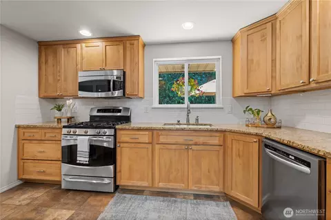 Kitchen - 802 105th Pl SE, Everett, WA 98208 photo 2 of 2