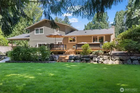 Exterior - 802 105th Pl SE, Everett, WA 98208 photo 2 of 11