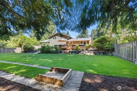 Exterior - 802 105th Pl SE, Everett, WA 98208 photo 3 of 11