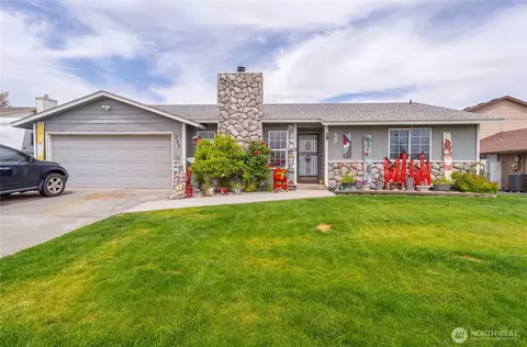 327 N Grape Dr, Moses Lake, WA 98837
