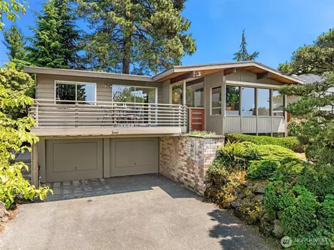 5036 45th Ave NE, Seattle, WA 98105