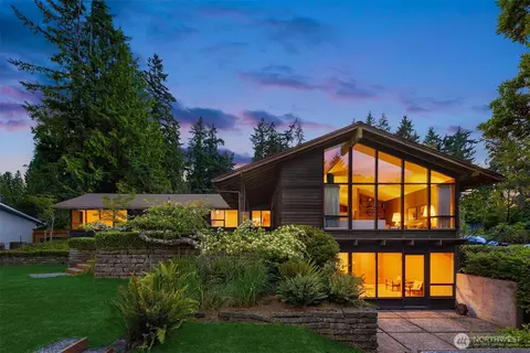 6006 92nd Ave SE, Mercer Island, WA 98040
