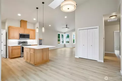2225 124th St SE, Everett, WA 98208 photo 3