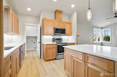 2225 124th St SE, Everett, WA 98208 photo 5