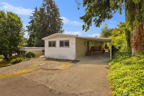 23708 Locust Way #22B, Bothell, WA 98021