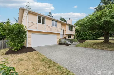 16102 NE 107th Ct, Redmond, WA 98052