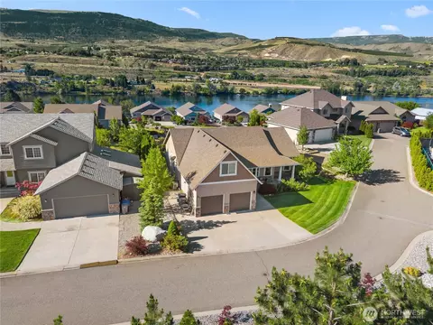 2835 Aspen Shores Dr, East Wenatchee, WA 98802