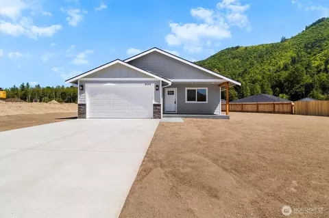 8256 Gold Run Dr, Maple Falls, WA 98266