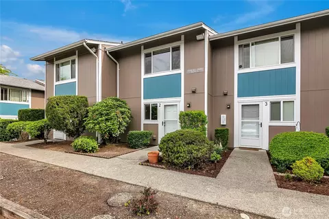 10609 SE 252nd St #N2, Kent, WA 98030