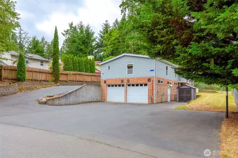 889 NE Sleepy Way, Bremerton, WA 98311