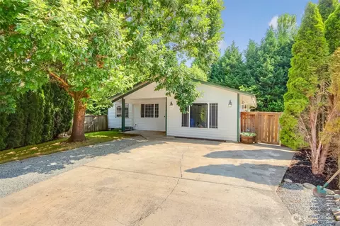 524 Brown St SE, Orting, WA 98360
