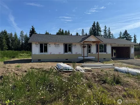 227 W Martin Pl, Elma, WA 98541