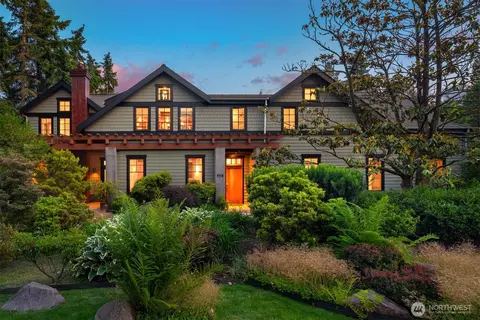 7715 NE 22nd St, Medina, WA 98039