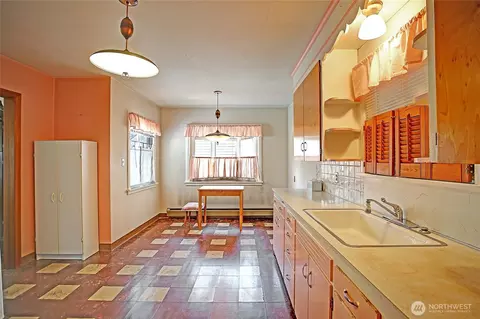 Kitchen - 414 Morgan Rd, Everett, WA 98203 photo 1 of 2