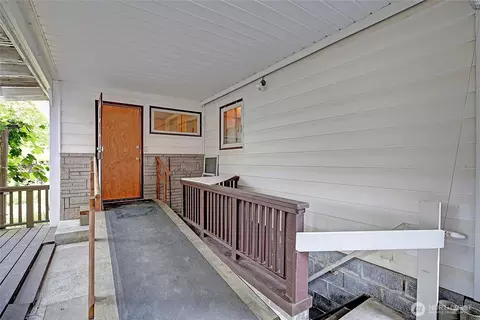 Exterior - 414 Morgan Rd, Everett, WA 98203 photo 2 of 15