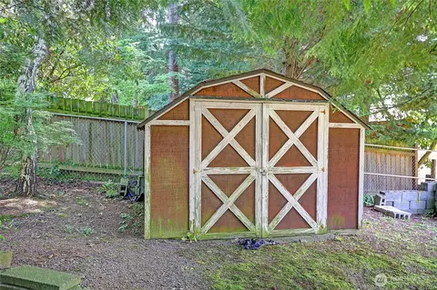 Exterior - 414 Morgan Rd, Everett, WA 98203 photo 8 of 15