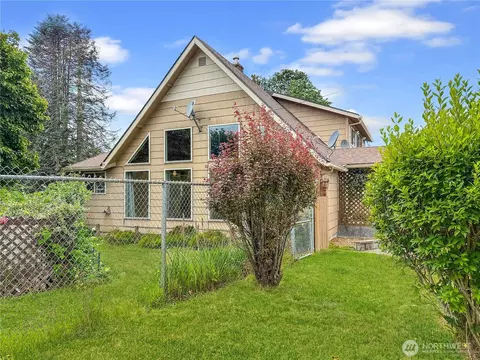 55 Irving St, Cathlamet, WA 98612