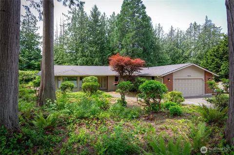 421 Shoshone Dr, Mount Vernon, WA 98273