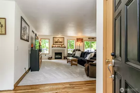 Entry Way - 15205 197th St E, Orting, WA 98360 photo 1 of 2