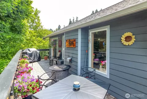 Exterior - 15205 197th St E, Orting, WA 98360 photo 4 of 8