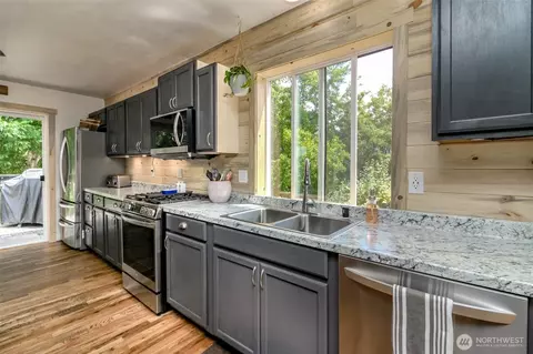 Kitchen - 15205 197th St E, Orting, WA 98360 photo 1 of 2