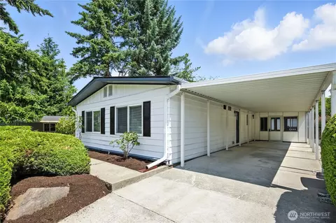 17224 Woodcrest Dr NE, Bothell, WA 98011