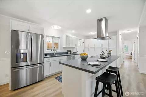 17224 Woodcrest Dr NE, Bothell, WA 98011 photo 2